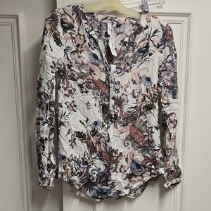 Chic Floral Button-Up Blouse
